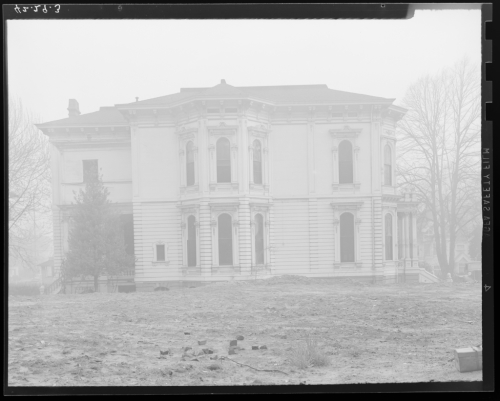 Minor%20White%2C%20%3Cb%3E%3Ci%3E%20Jacobs-Dolph%20House%3C%2Fi%3E%3C%2Fb%3E%2C%201942%2C%20negative%2C%20Museum%20Purchase%3A%20Commissioned%20by%20the%20Portland%20Art%20Museum%2C%20%26%23169%3B%20Portland%20Art%20Museum%2C%2042.29.3